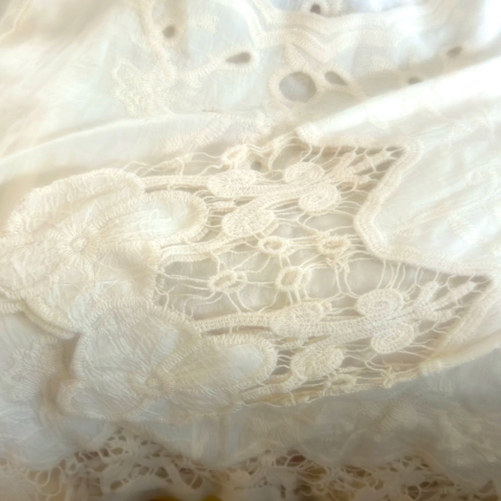 LAPIS BOHO Elegant Cream Lace Women's Top - Picture 6 of 9